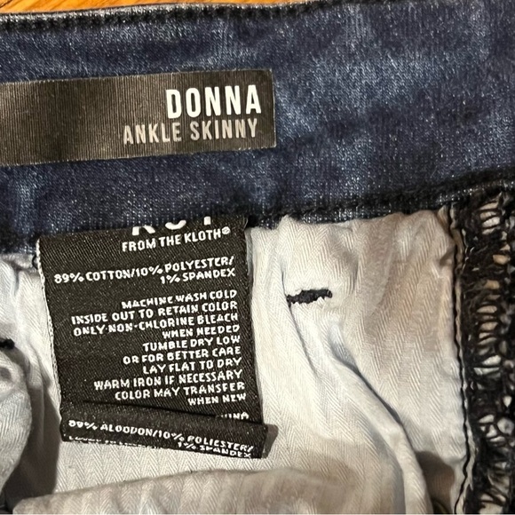 Kut From the Kloth Distressed Ankle Skinny High Rise Jean. Size 8 - Picture 7 of 7